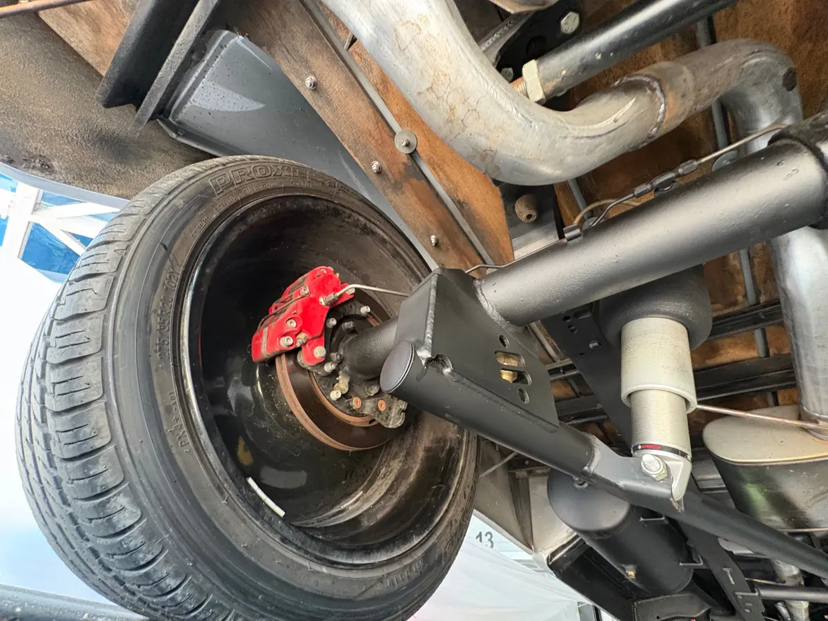 Vehicle photo 41