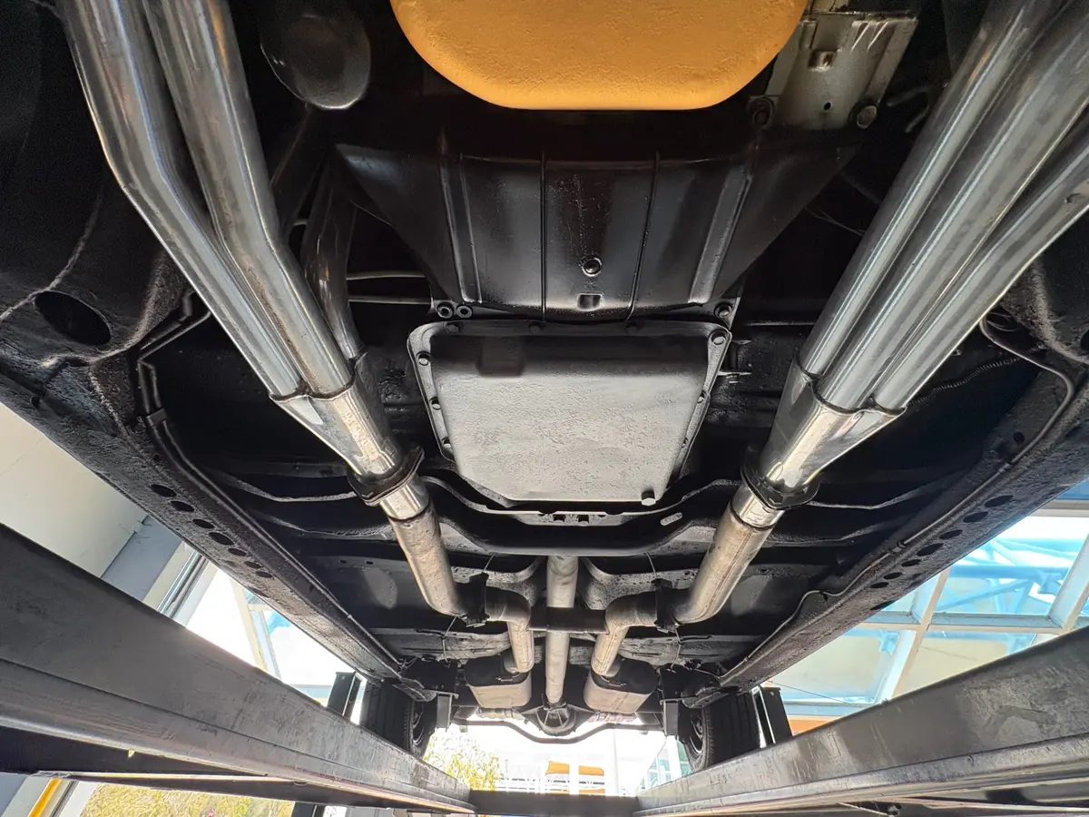 Vehicle photo 62