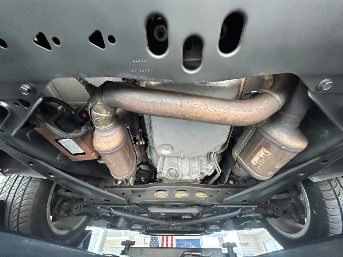Vehicle photo 43