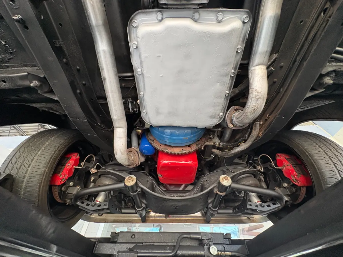 Vehicle photo 46
