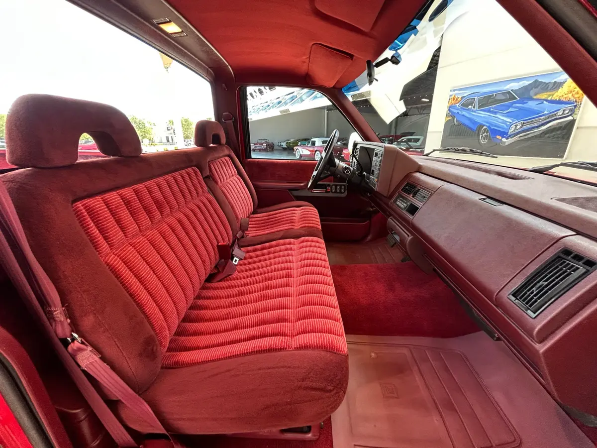 Vehicle photo 36