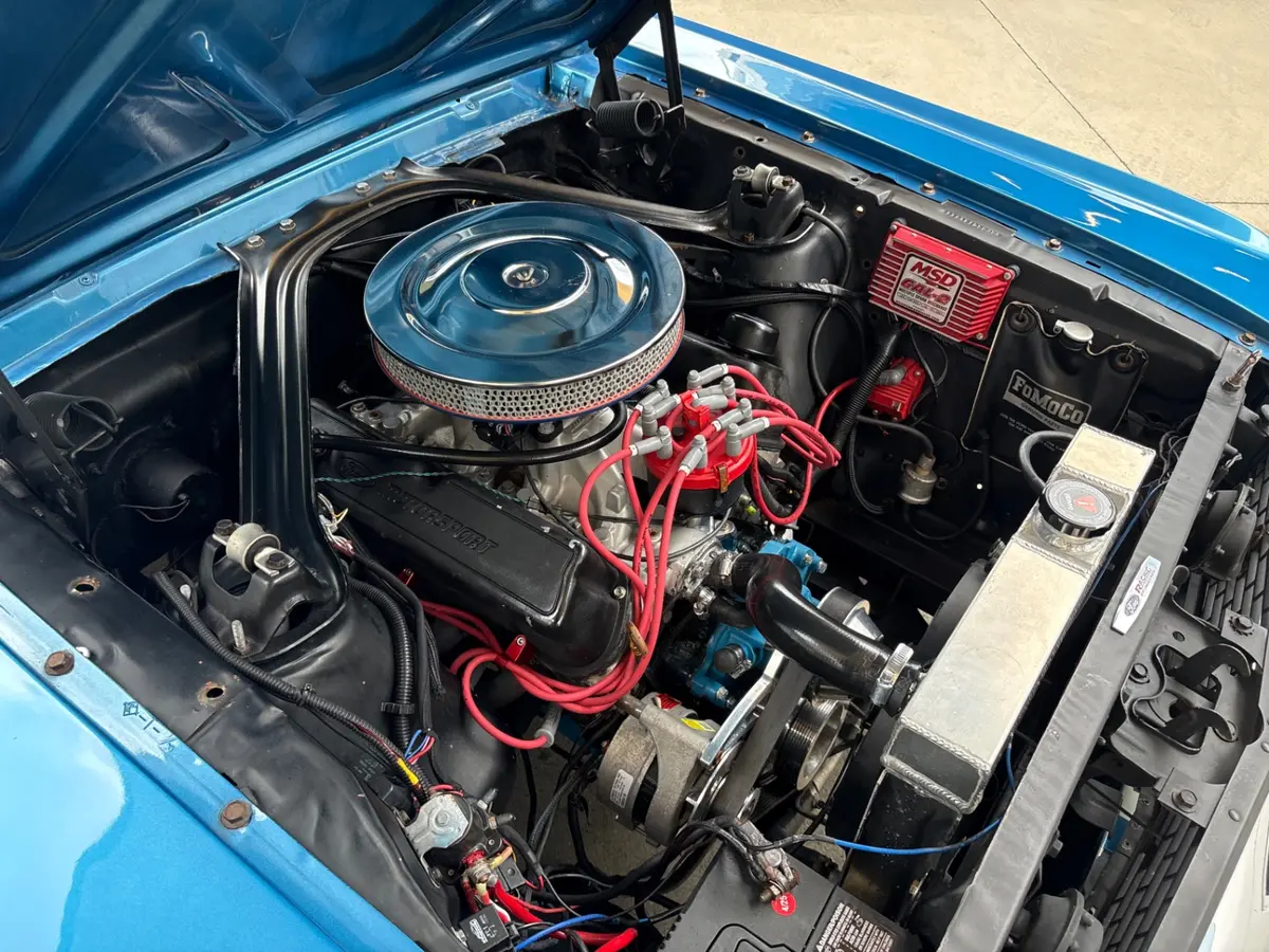 Vehicle photo 26