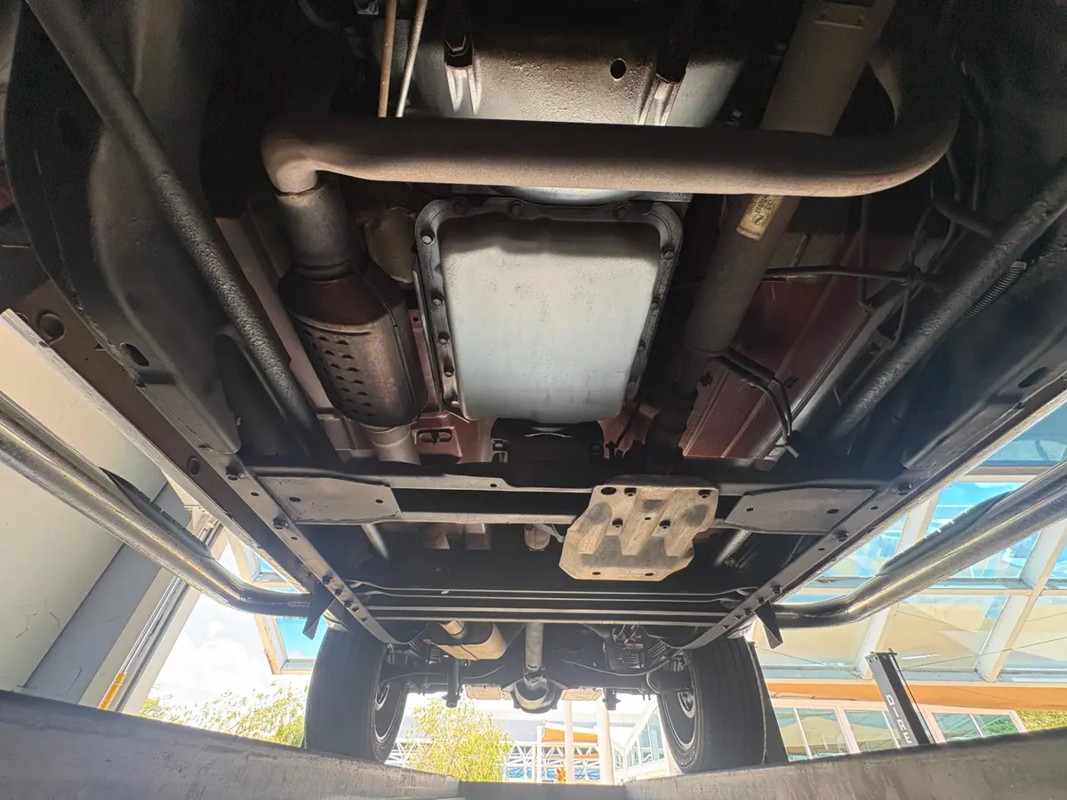 Vehicle photo 52