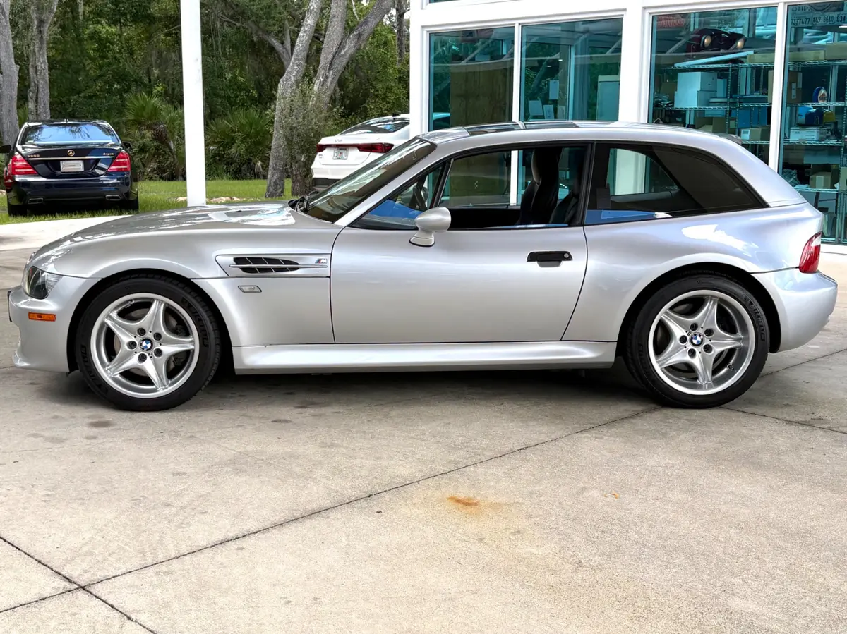 Vehicle photo 10