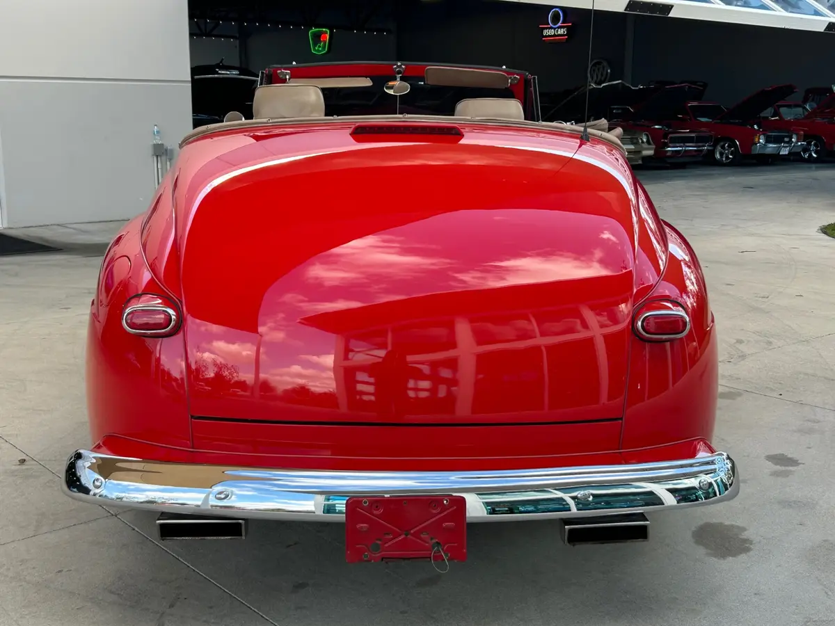 Vehicle photo 6