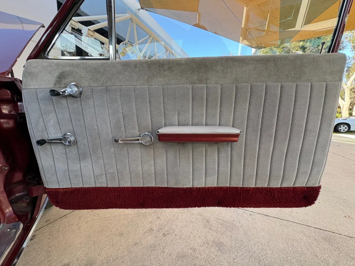 Vehicle photo 38