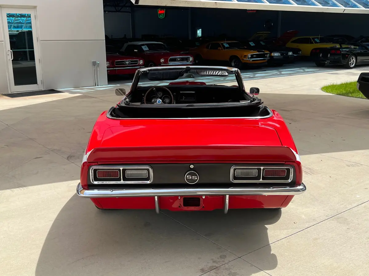 Vehicle photo 13