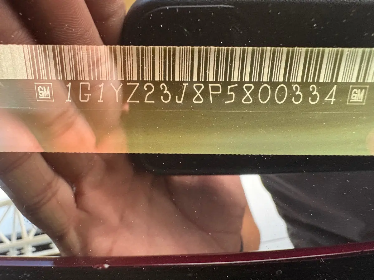 Vehicle photo 23