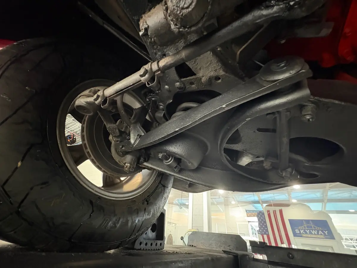 Vehicle photo 50