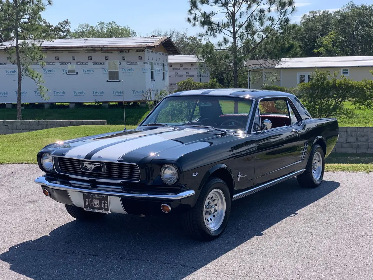 Vehicle photo 1