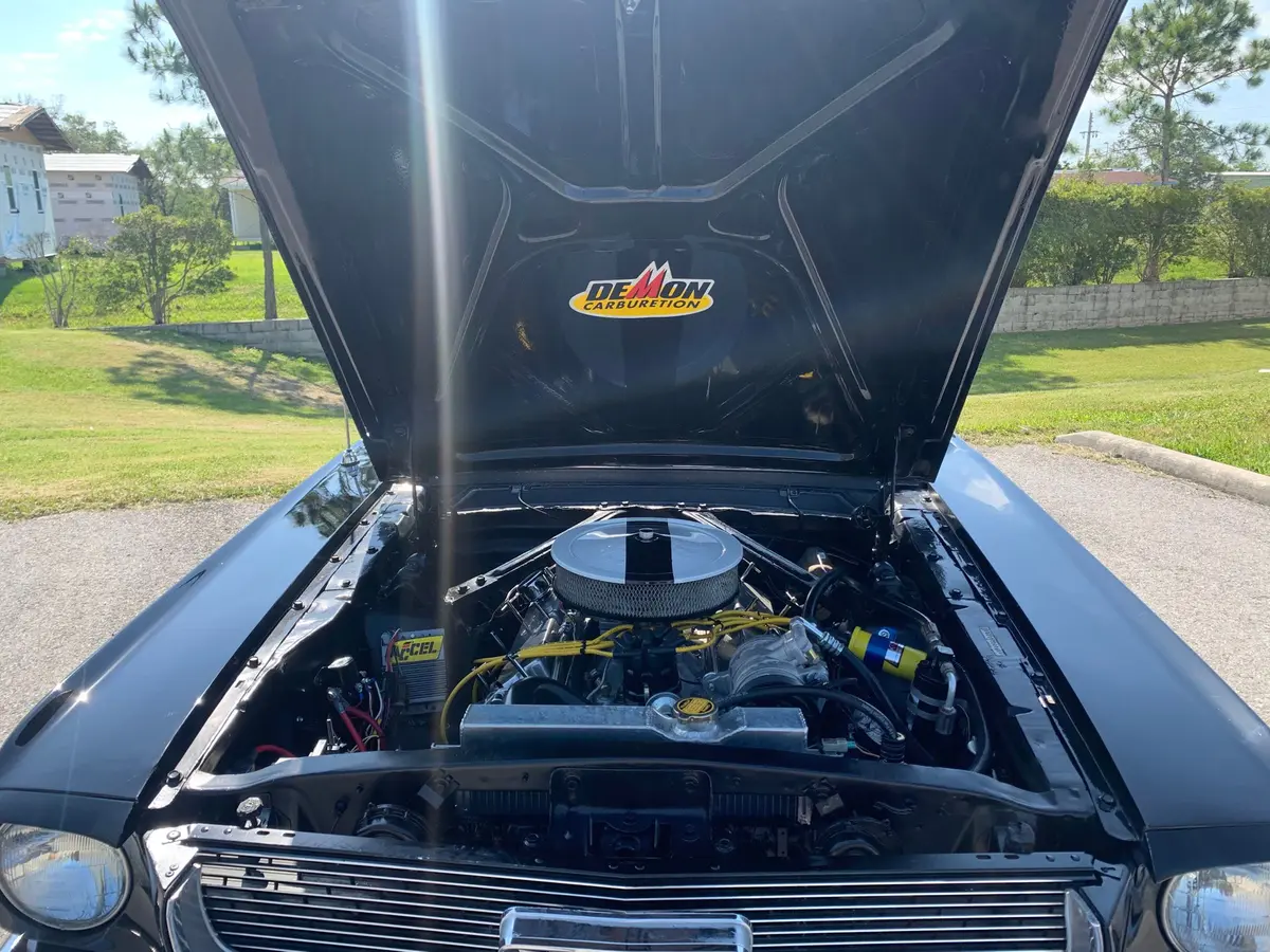 Vehicle photo 14