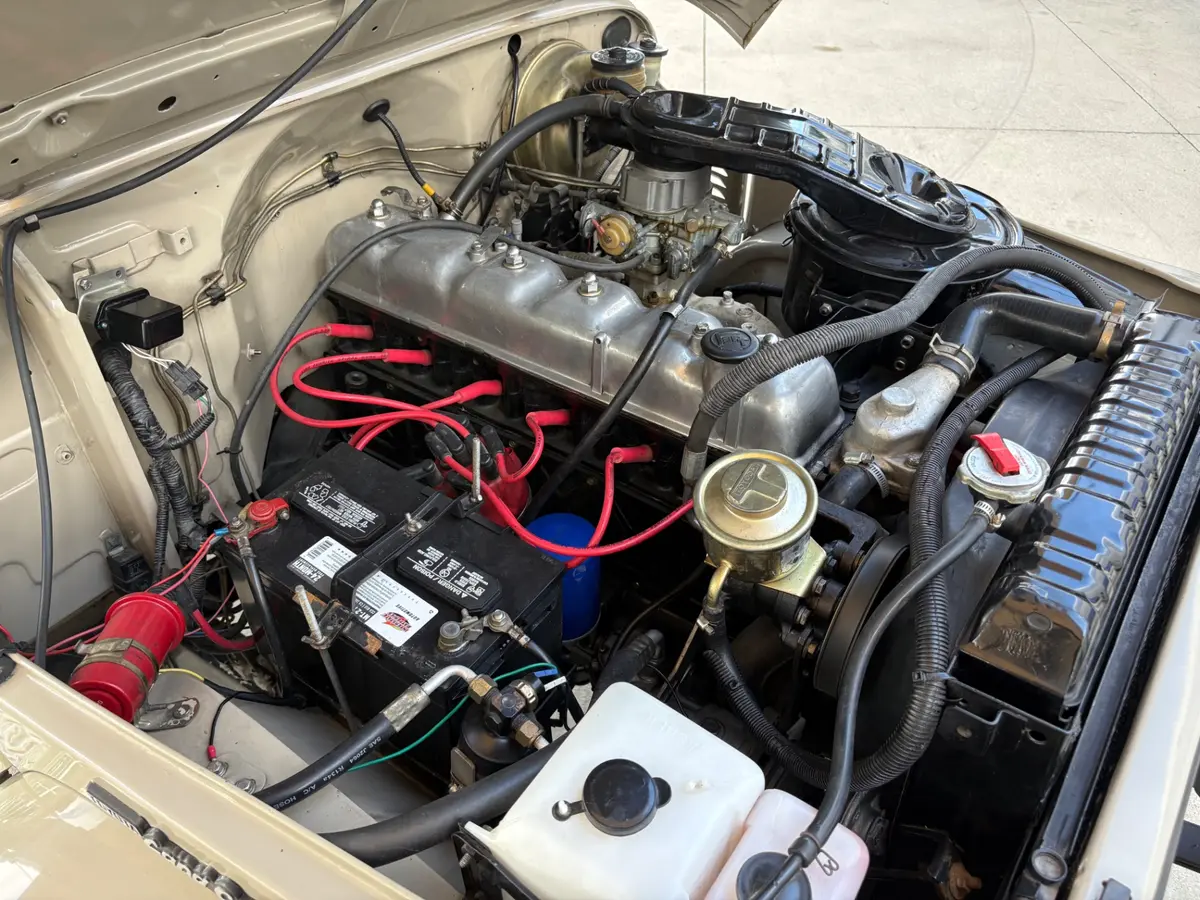 Vehicle photo 26