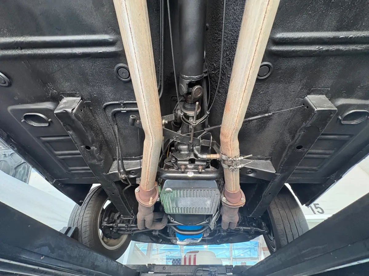 Vehicle photo 52