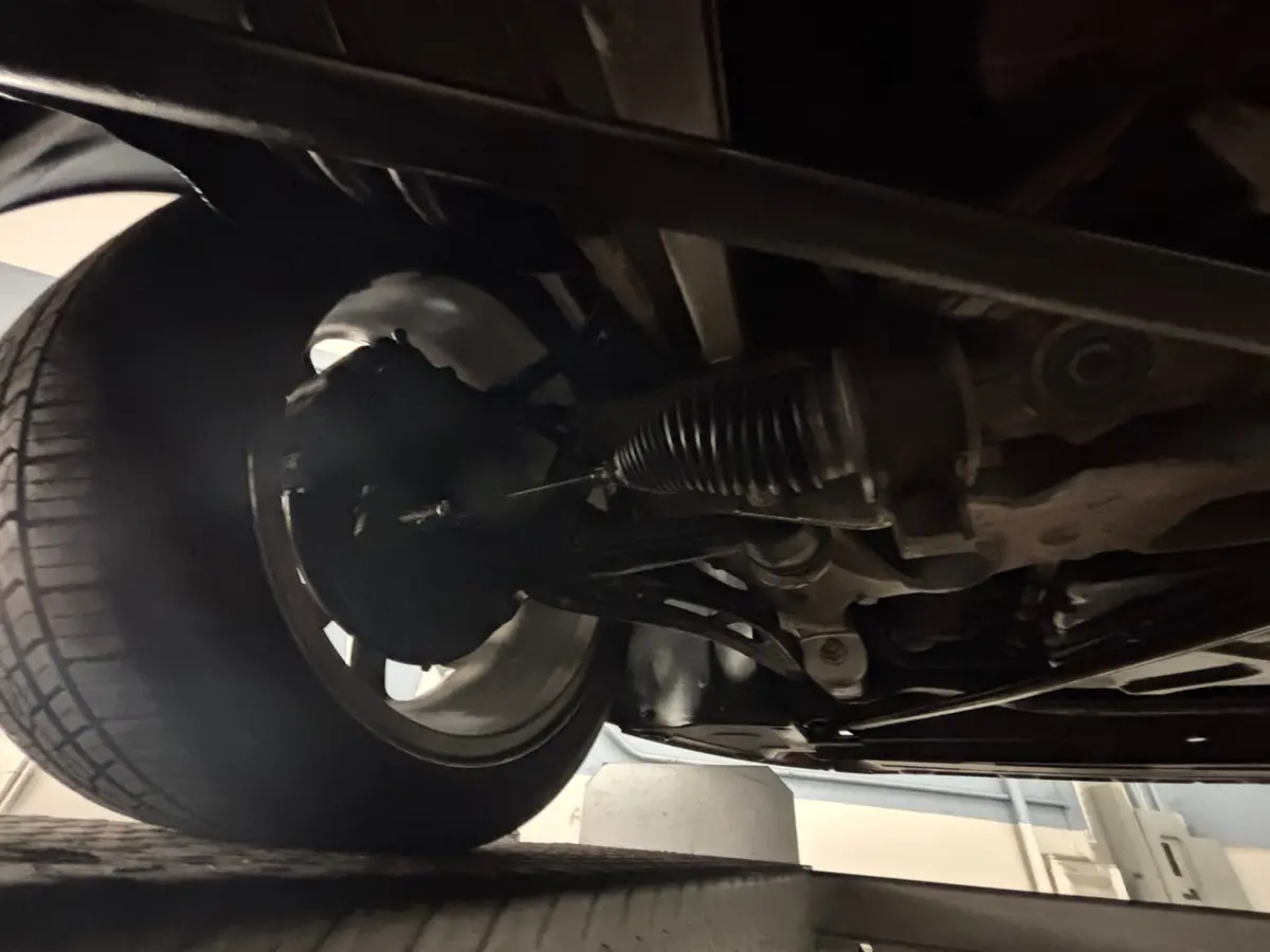 Vehicle photo 40