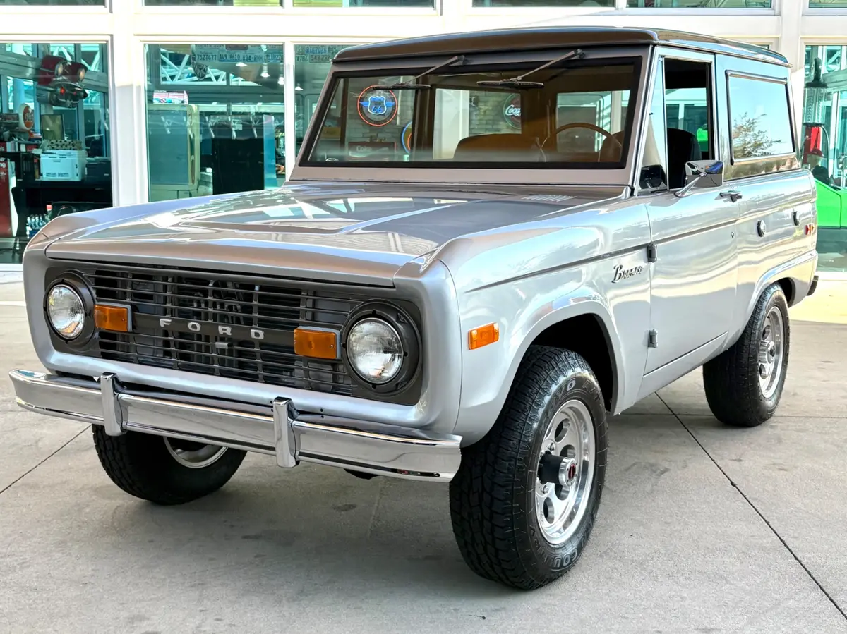 Vehicle photo 1
