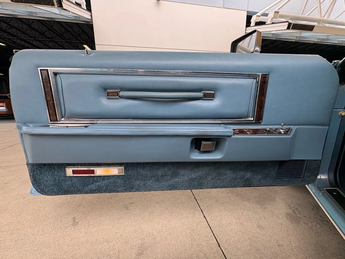 Vehicle photo 31