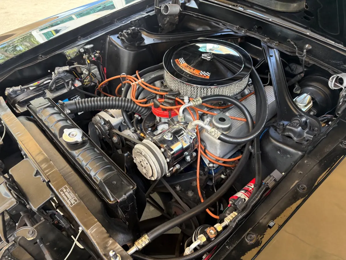 Vehicle photo 28