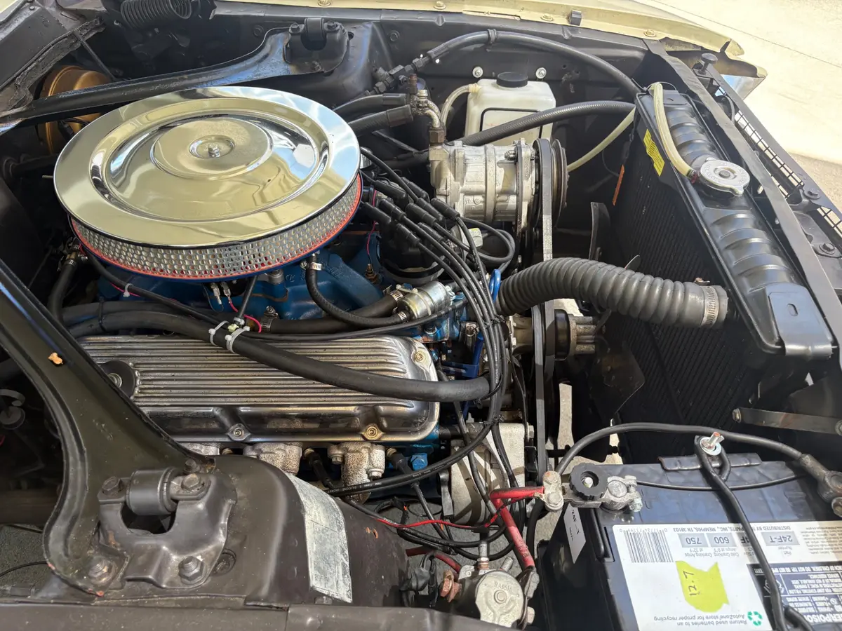 Vehicle photo 23