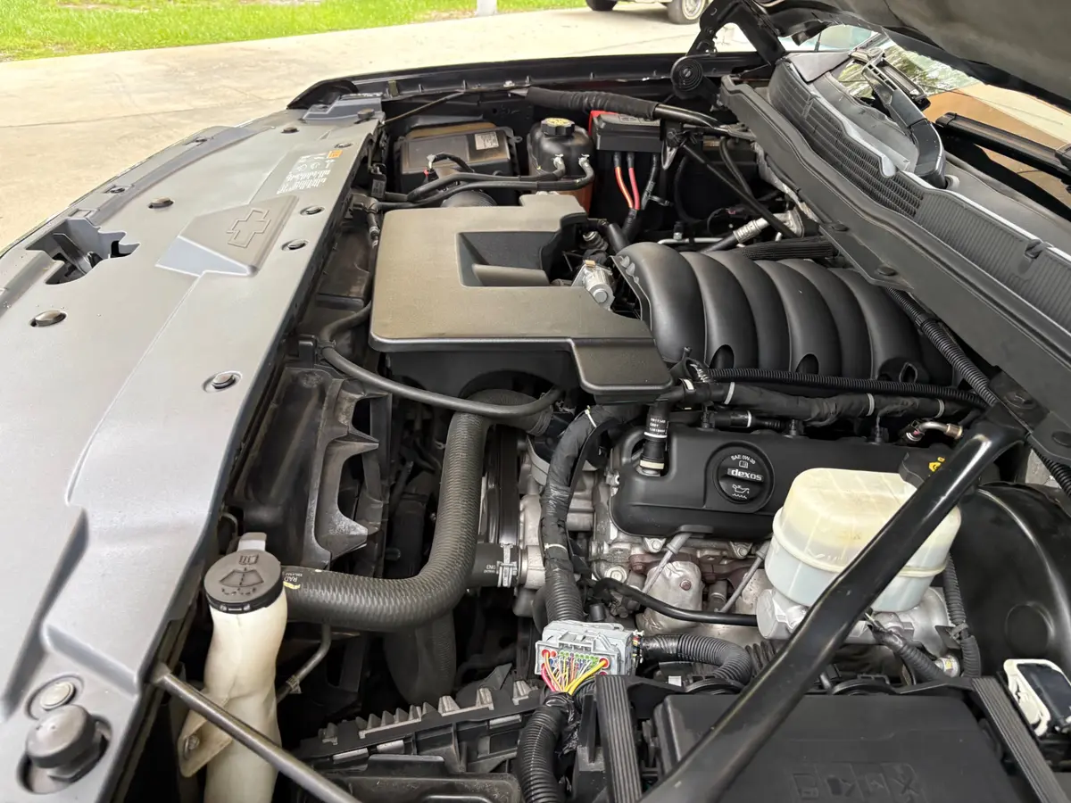 Vehicle photo 29
