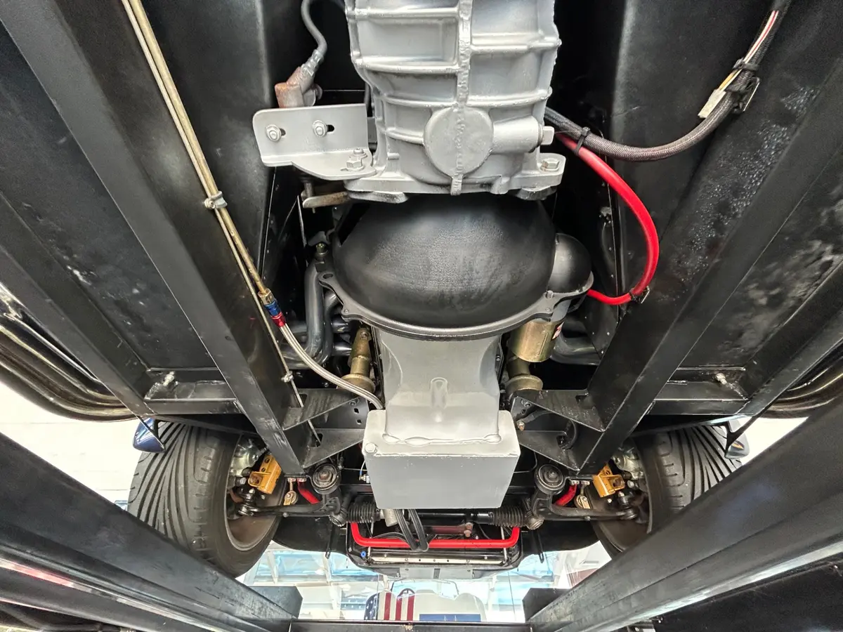 Vehicle photo 43