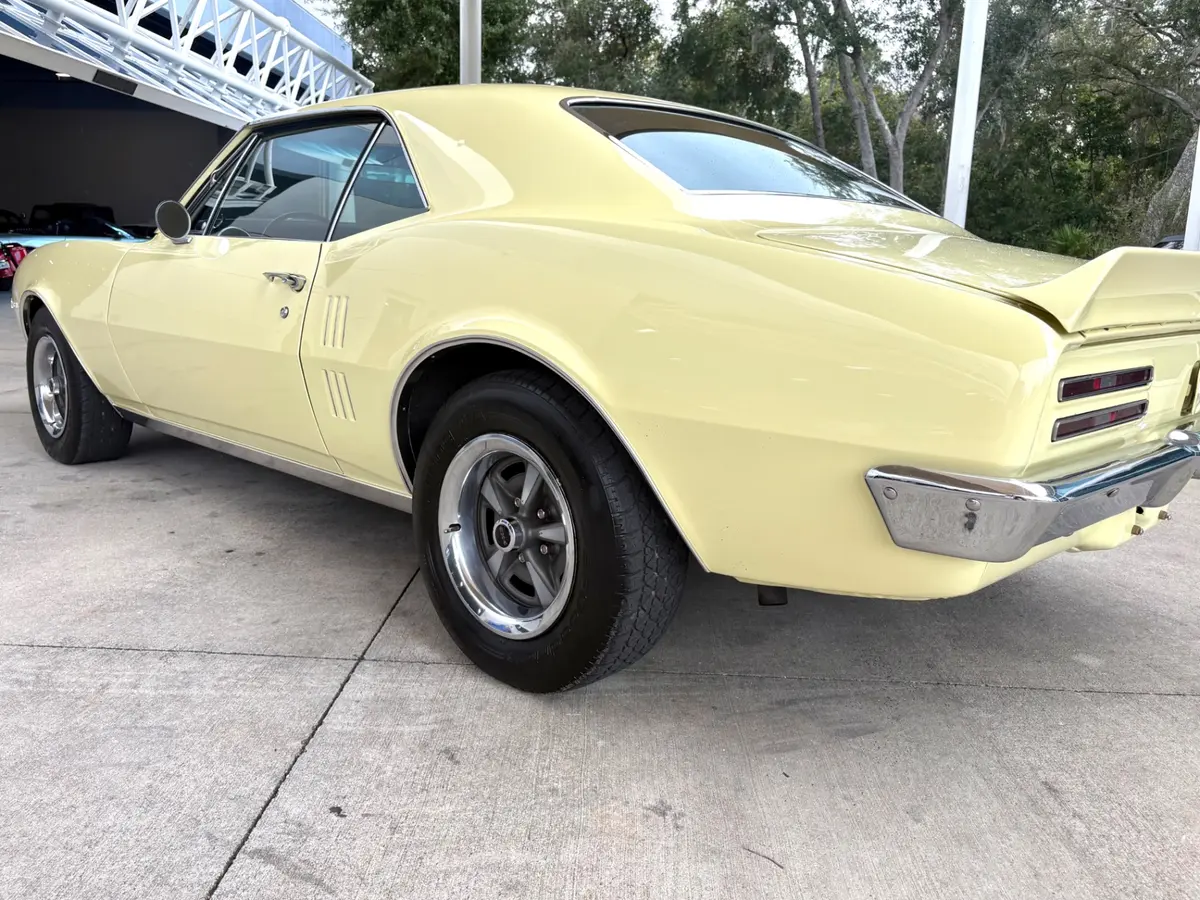 Vehicle photo 15