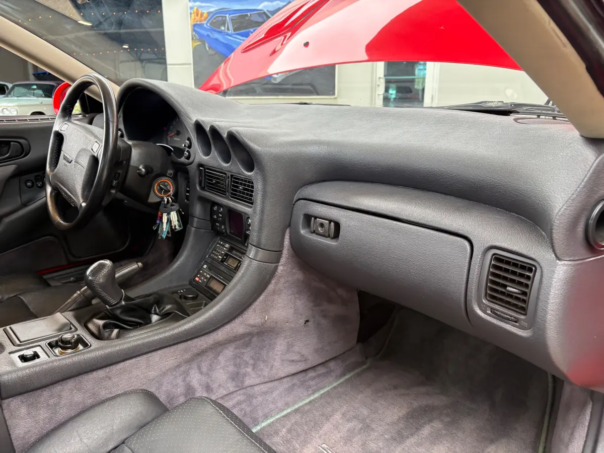Vehicle photo 41