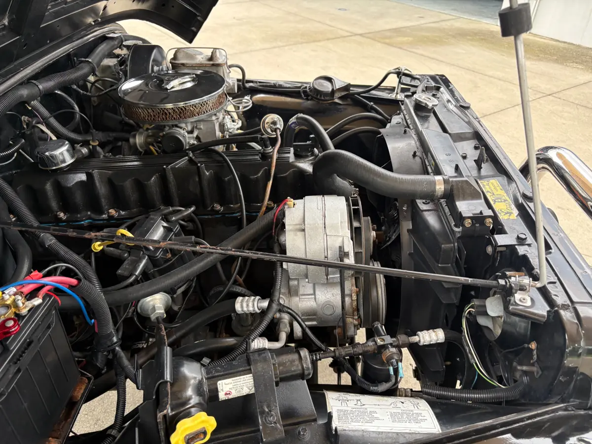 Vehicle photo 26