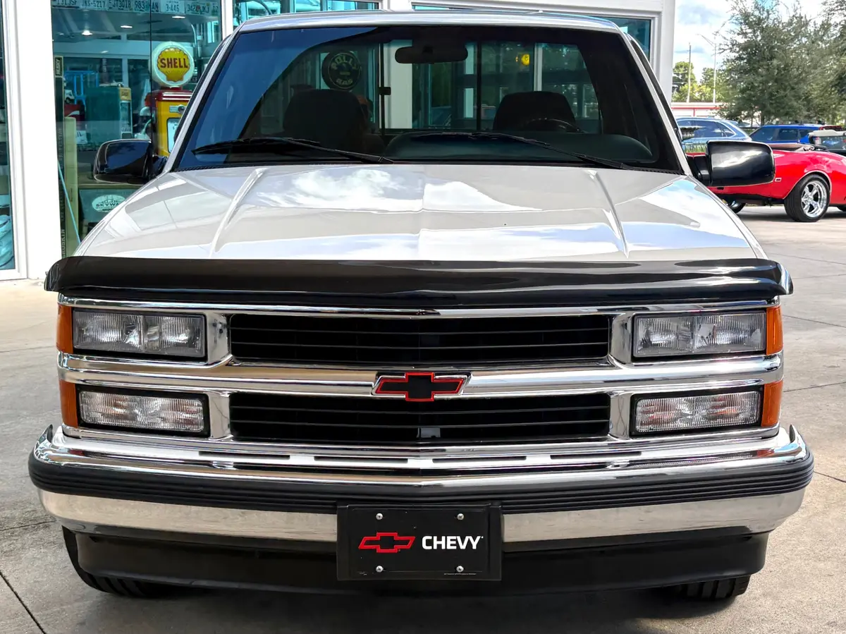 Vehicle photo 2