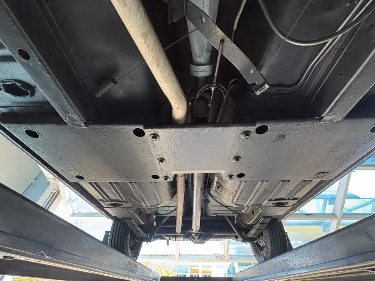 Vehicle photo 54