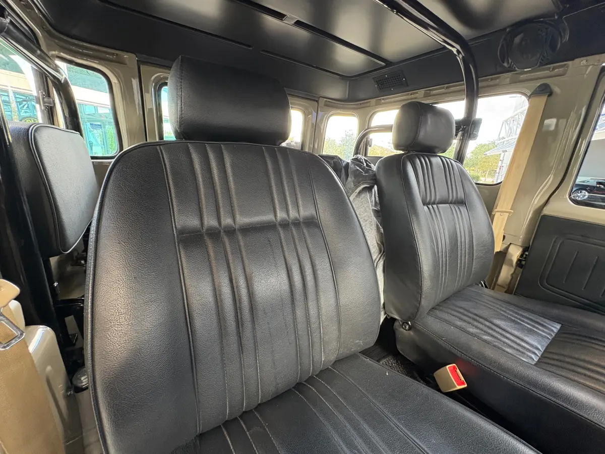Vehicle photo 40