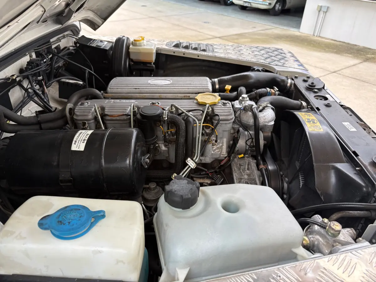 Vehicle photo 27