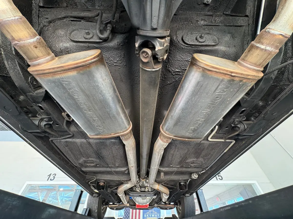 Vehicle photo 56