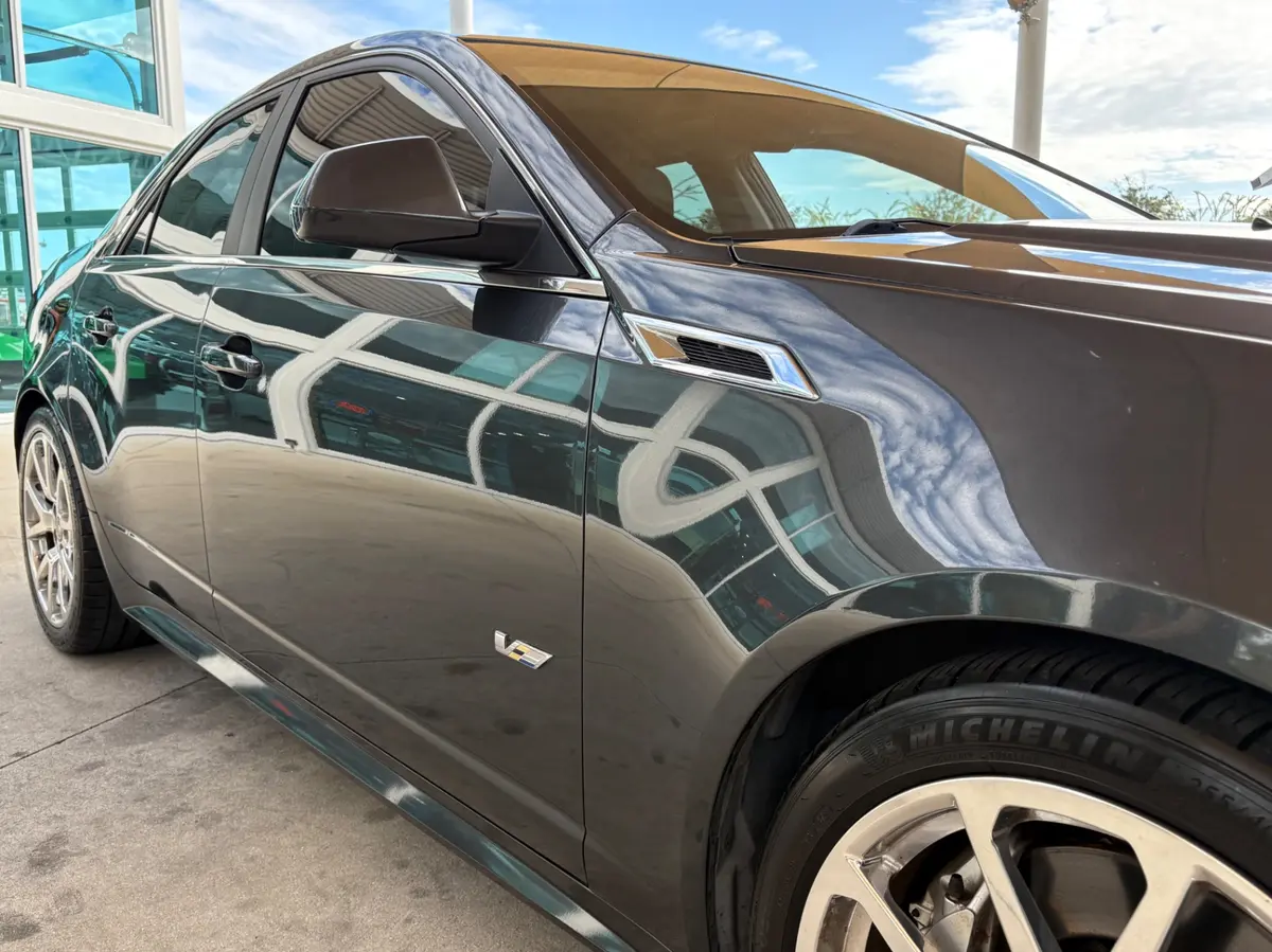 Vehicle photo 18