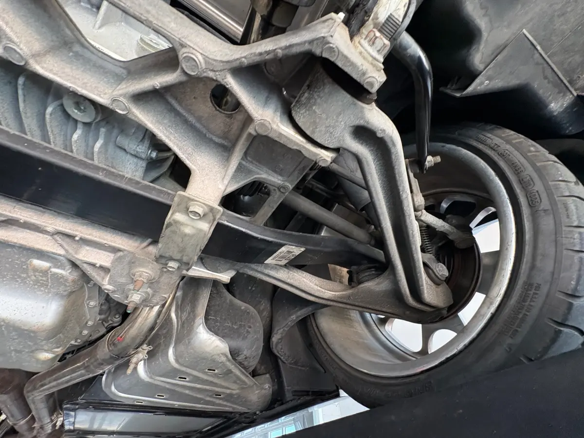 Vehicle photo 46