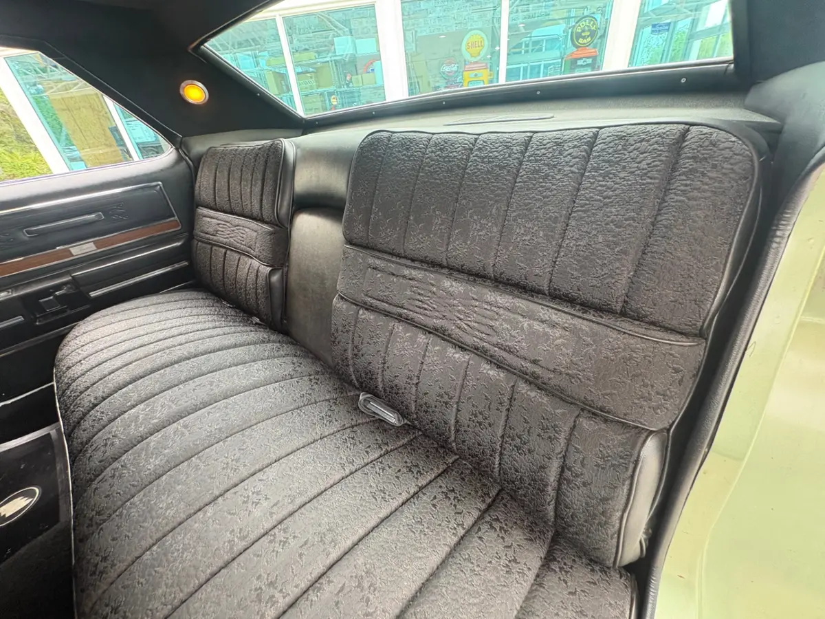 Vehicle photo 43