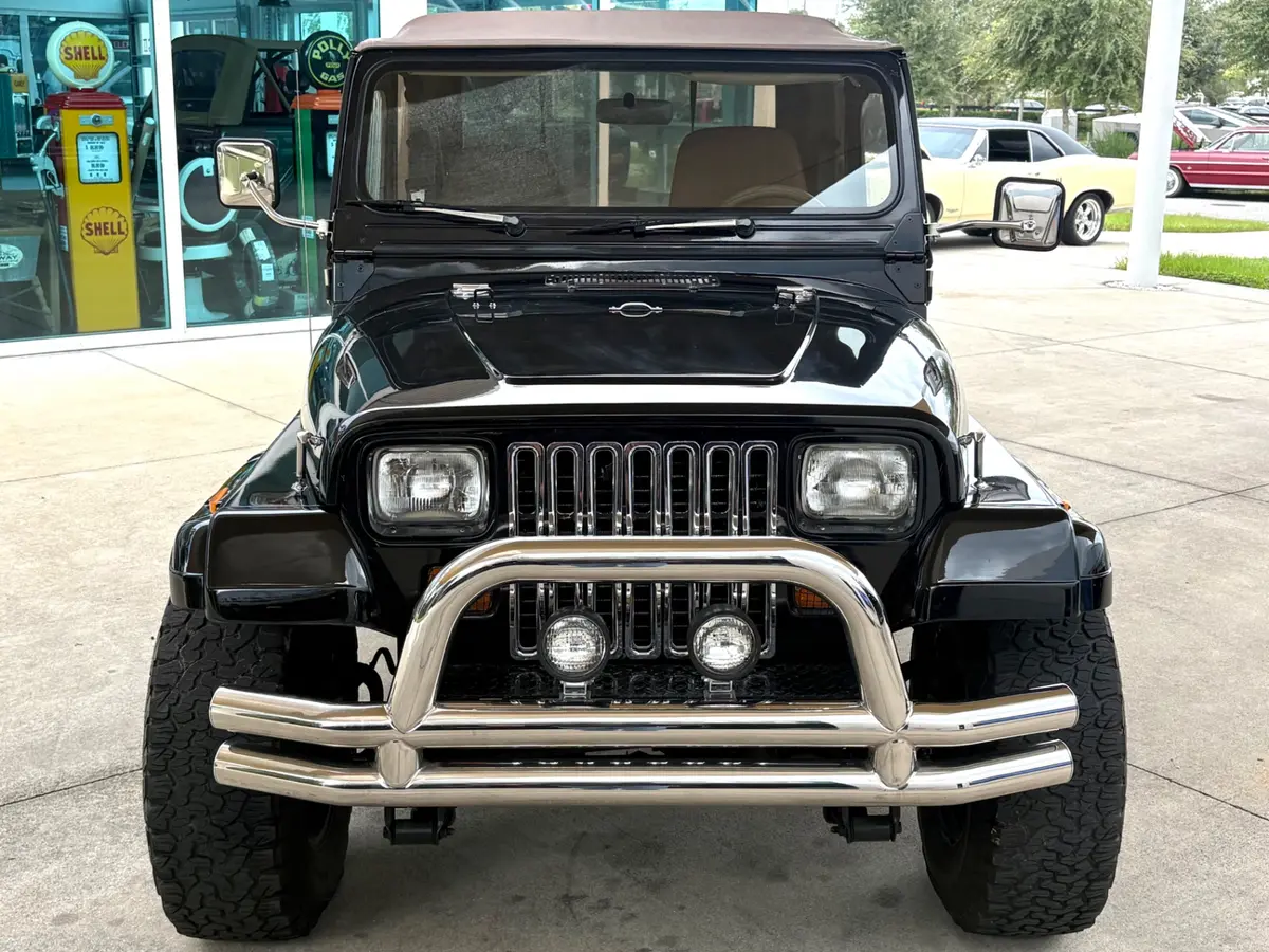 Vehicle photo 3