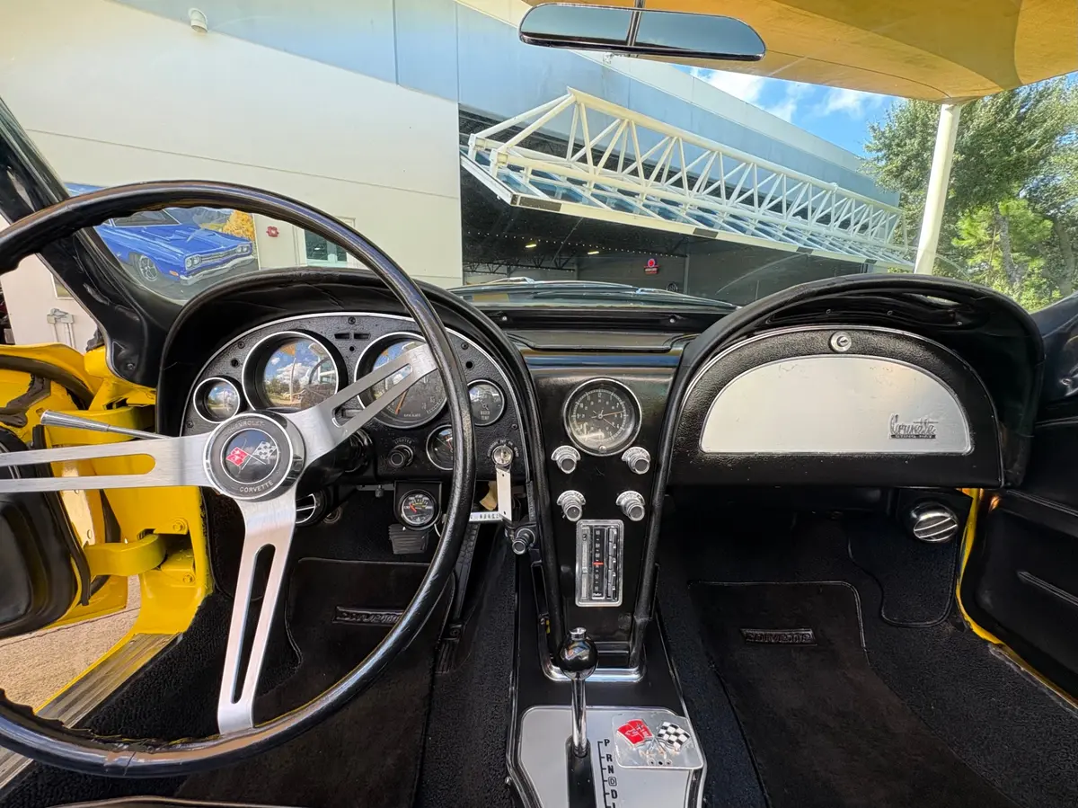 Vehicle photo 44