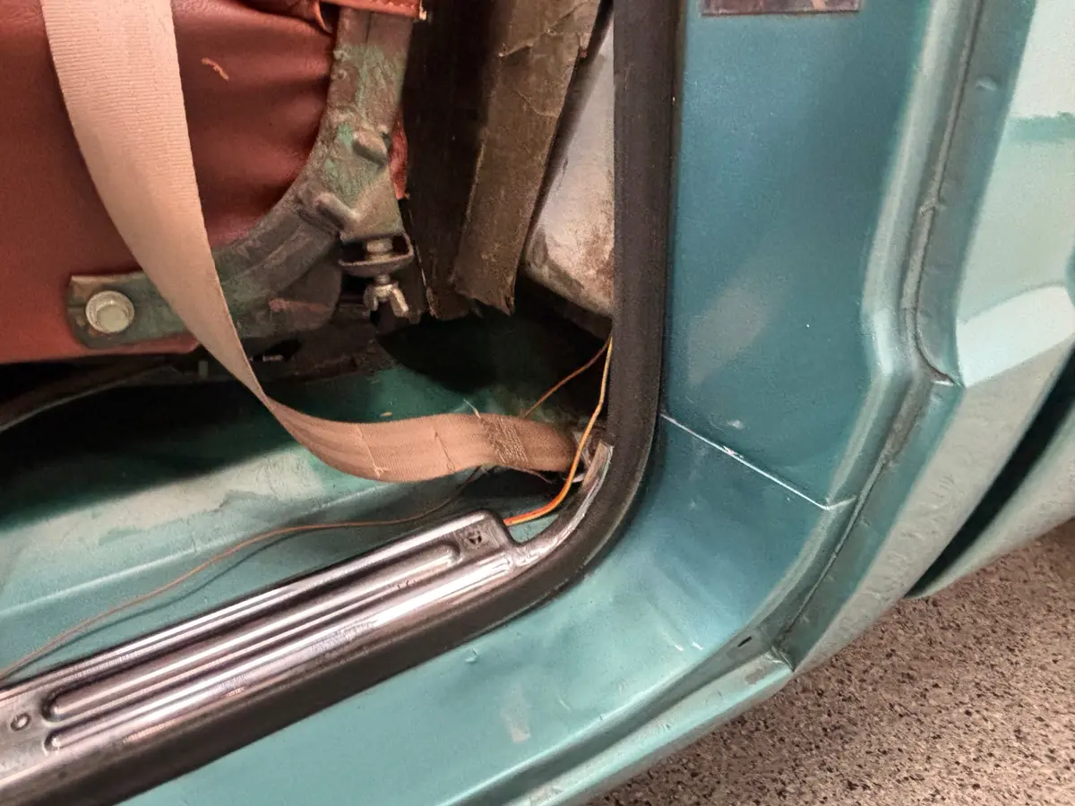 Vehicle photo 30
