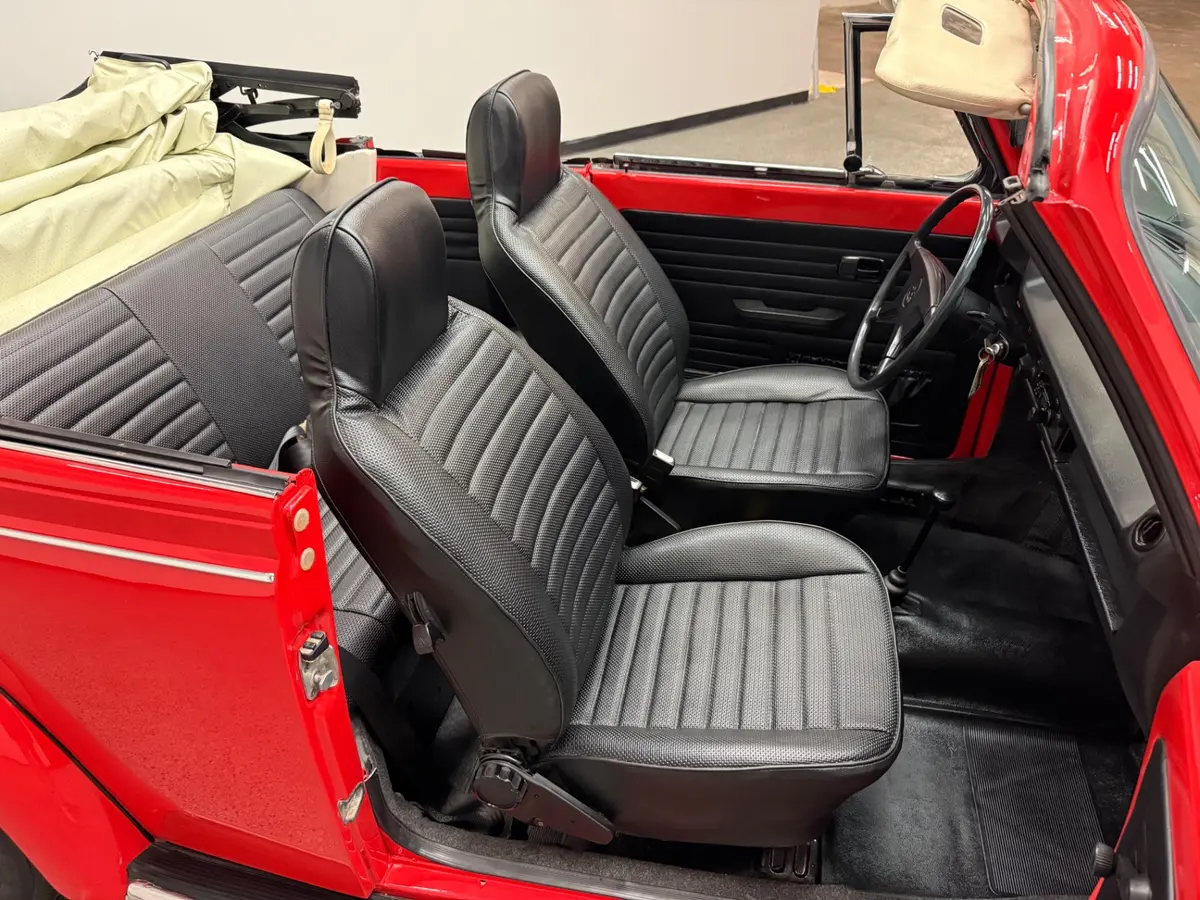 Vehicle photo 31