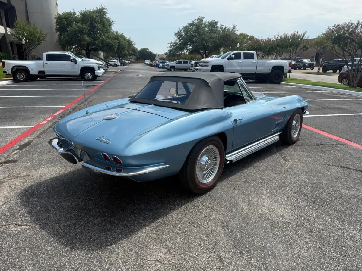 Vehicle photo 16