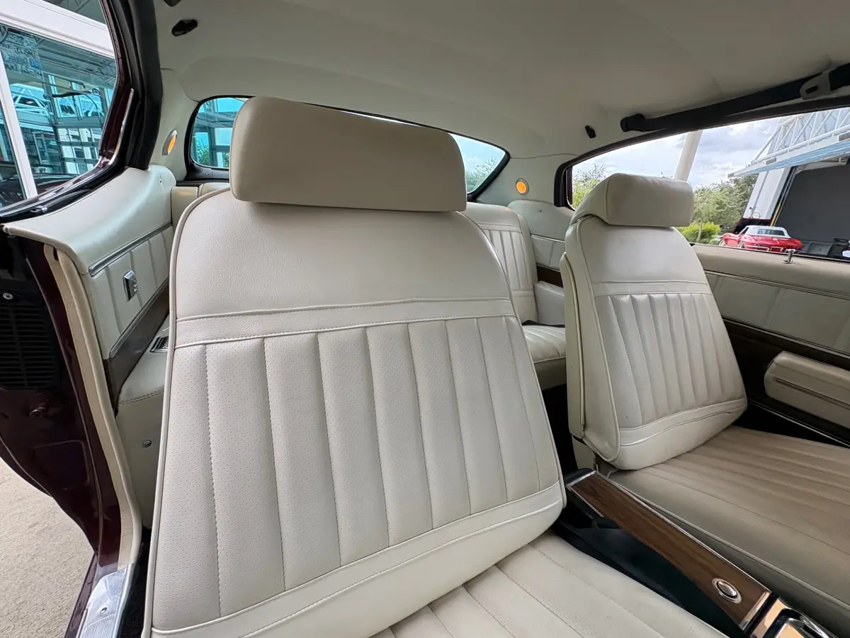 Vehicle photo 48