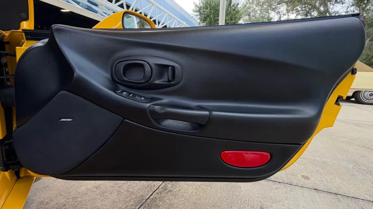 Vehicle photo 42