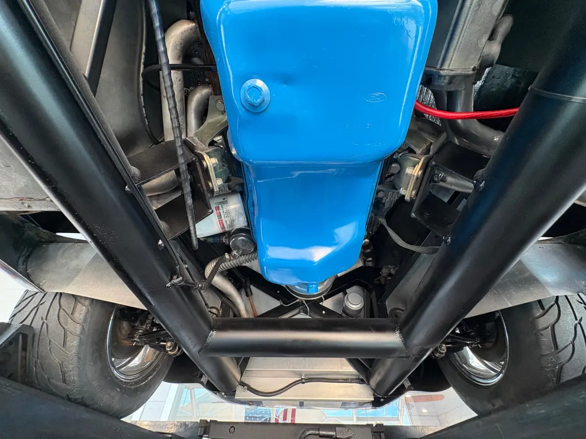Vehicle photo 50