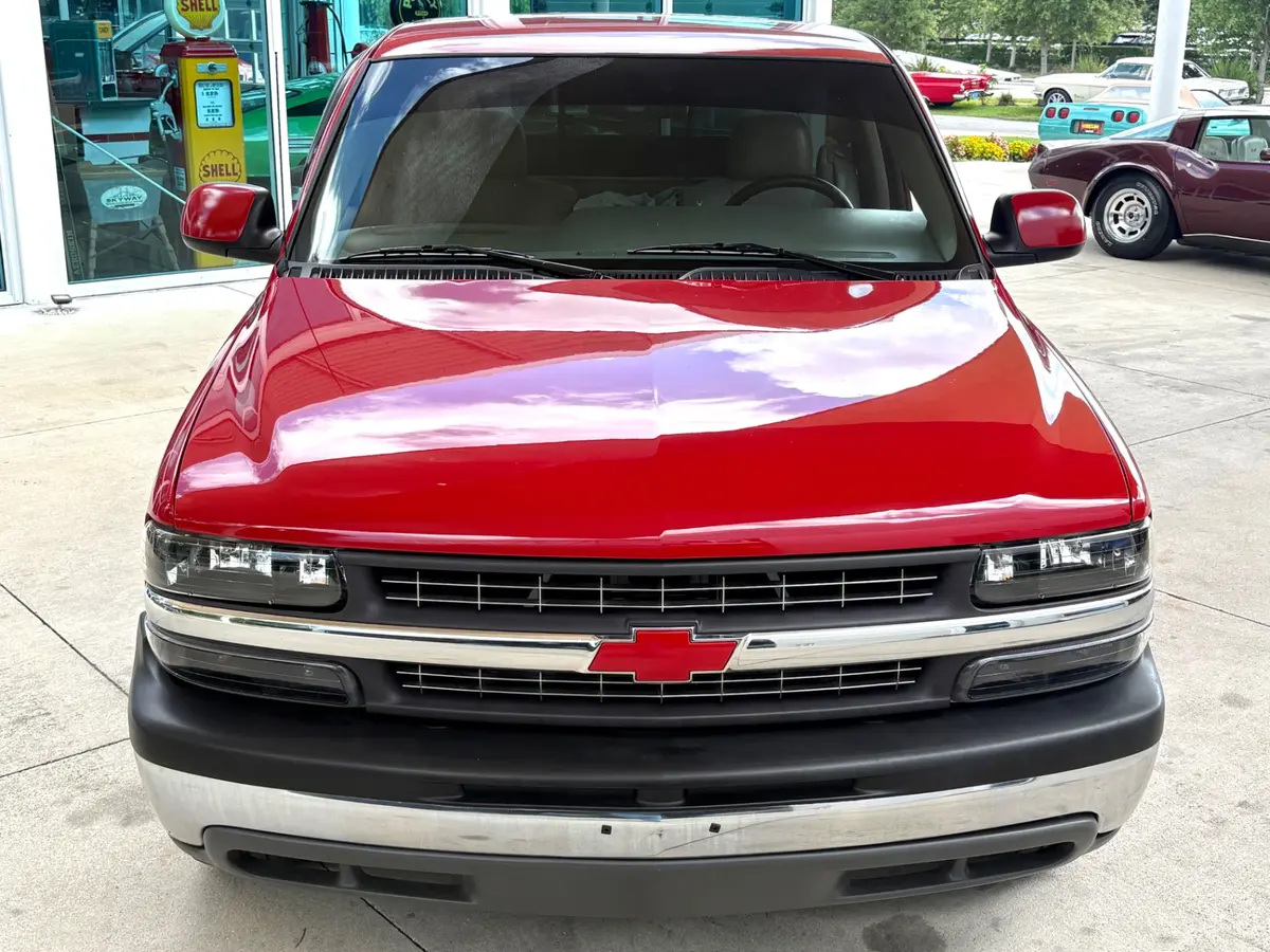 Vehicle photo 3