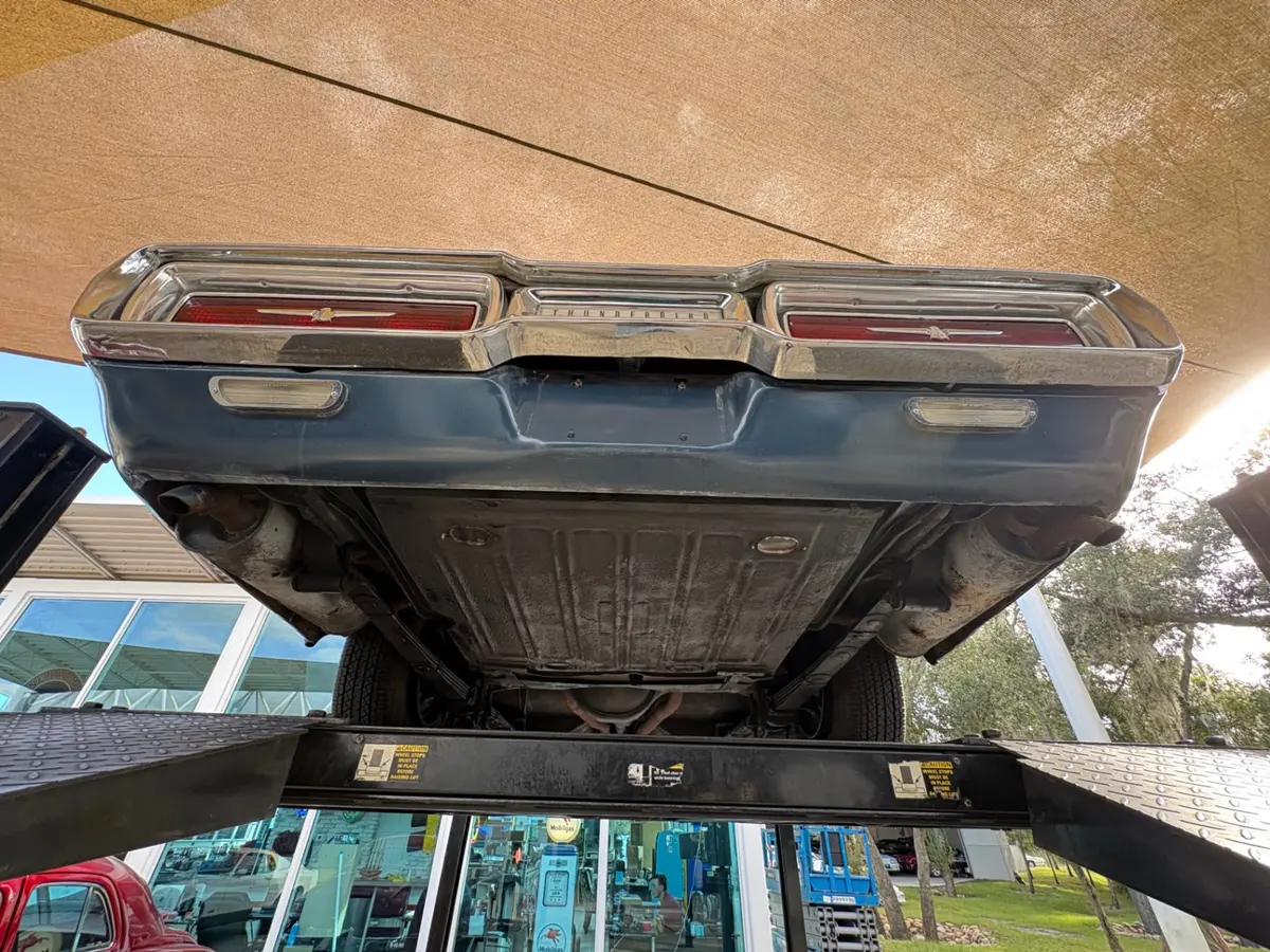 Vehicle photo 44