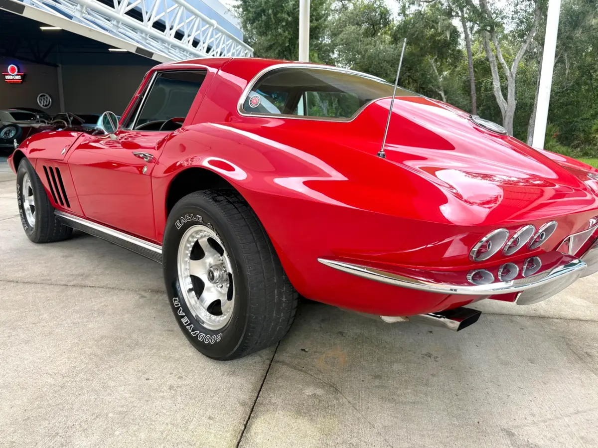 Vehicle photo 15