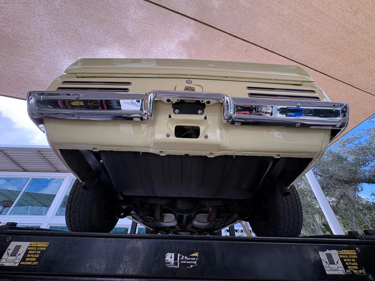 Vehicle photo 45