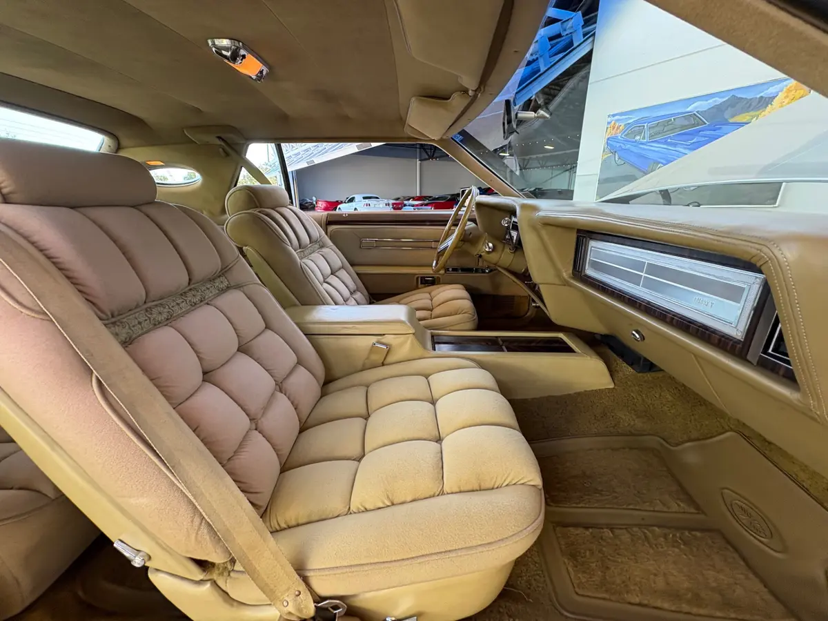 Vehicle photo 42