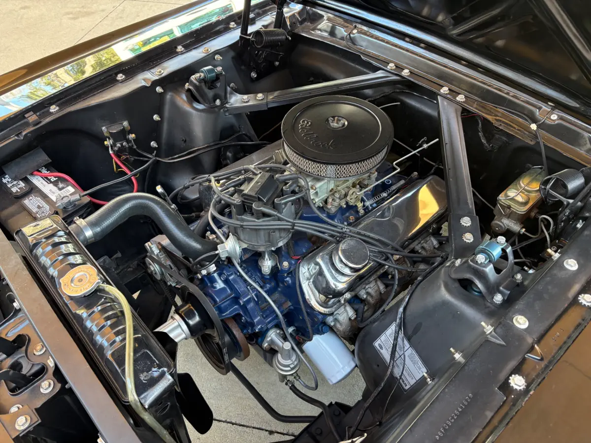 Vehicle photo 28