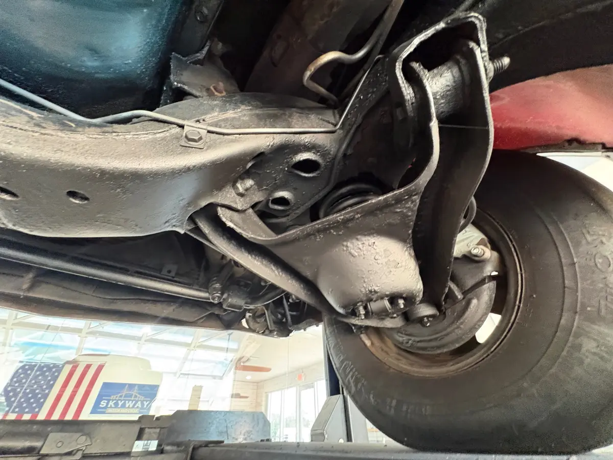 Vehicle photo 60
